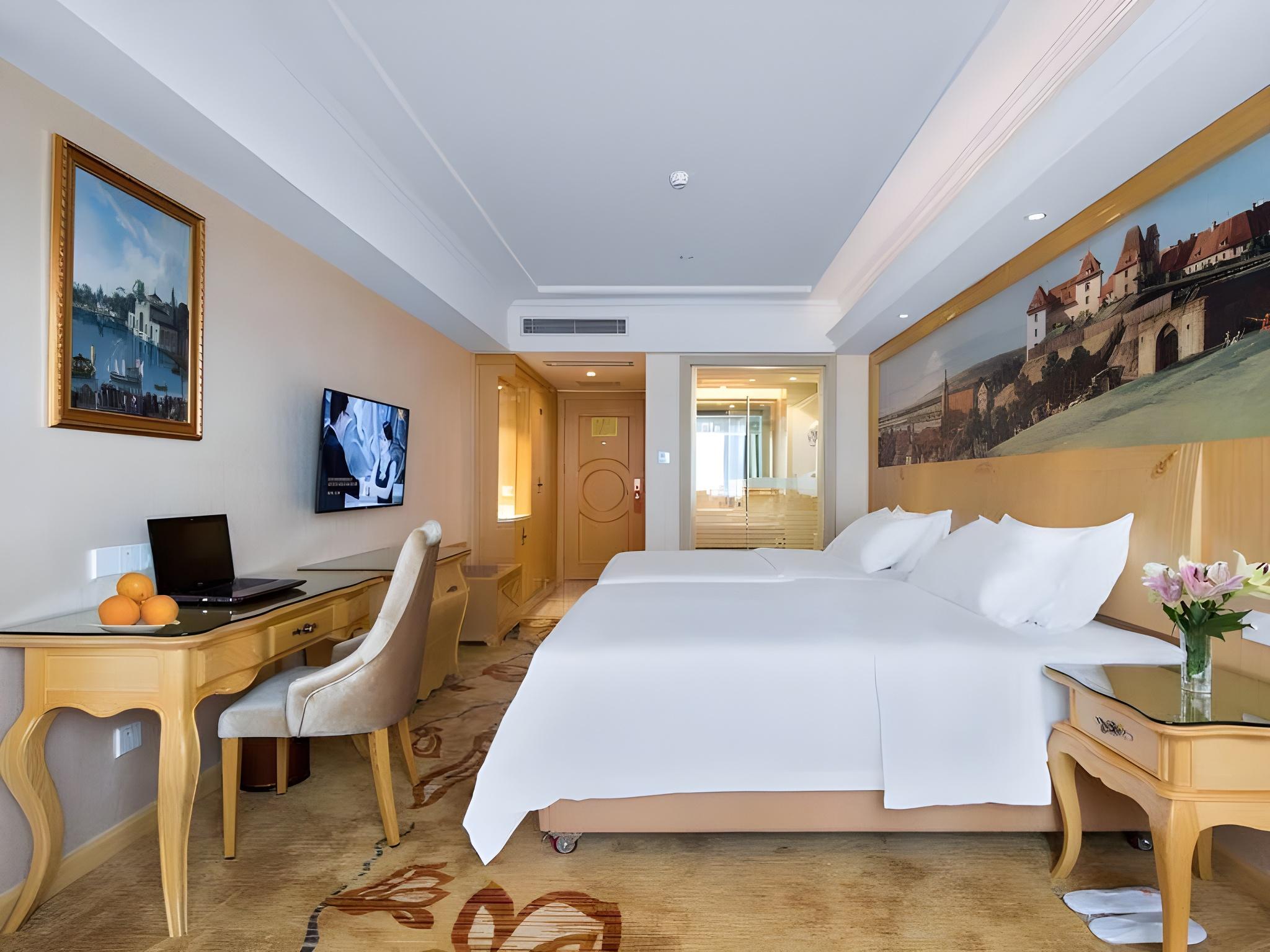 Vienna Hotel (Guangzhou railway station & Xiaobei subway station) 34/48