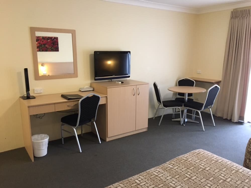 Maclin Lodge 23/36