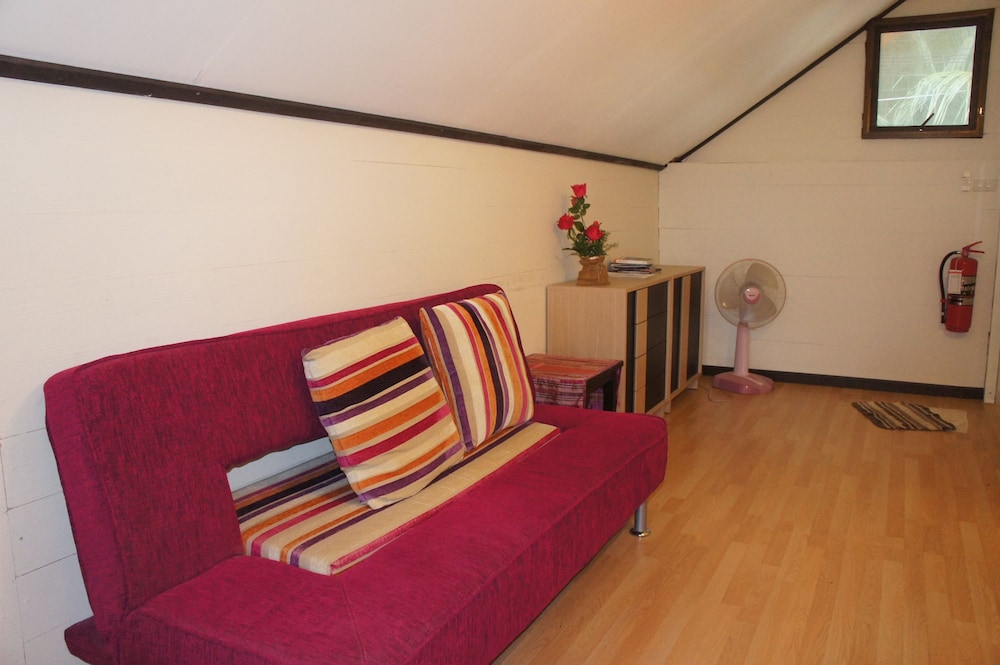 Phuket Gay Home Stay - Caters To Men 30/44