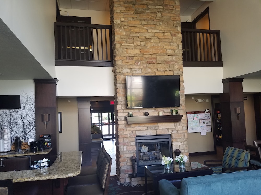 Staybridge Suites Cincinnati North Oh 56/69