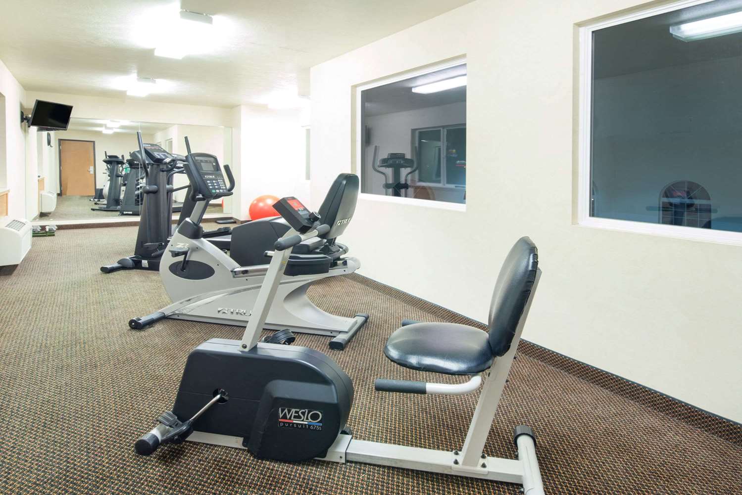 Howard Johnson by Wyndham Oacoma Hotel and Suites 20/31