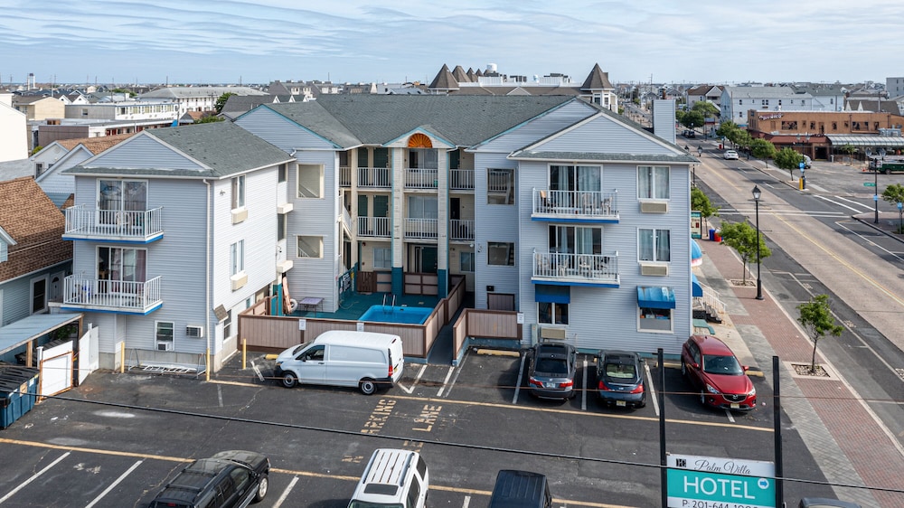 Hotel Charlee Villas By The Beach 54/62