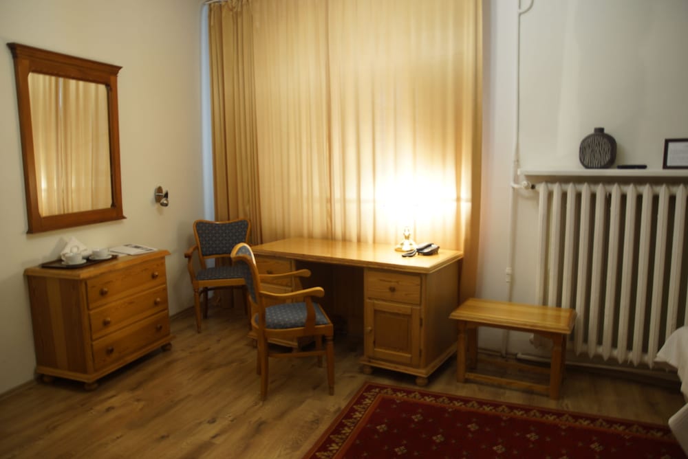 DOM LITERATURY POKOJE GOSCINNE 50/65