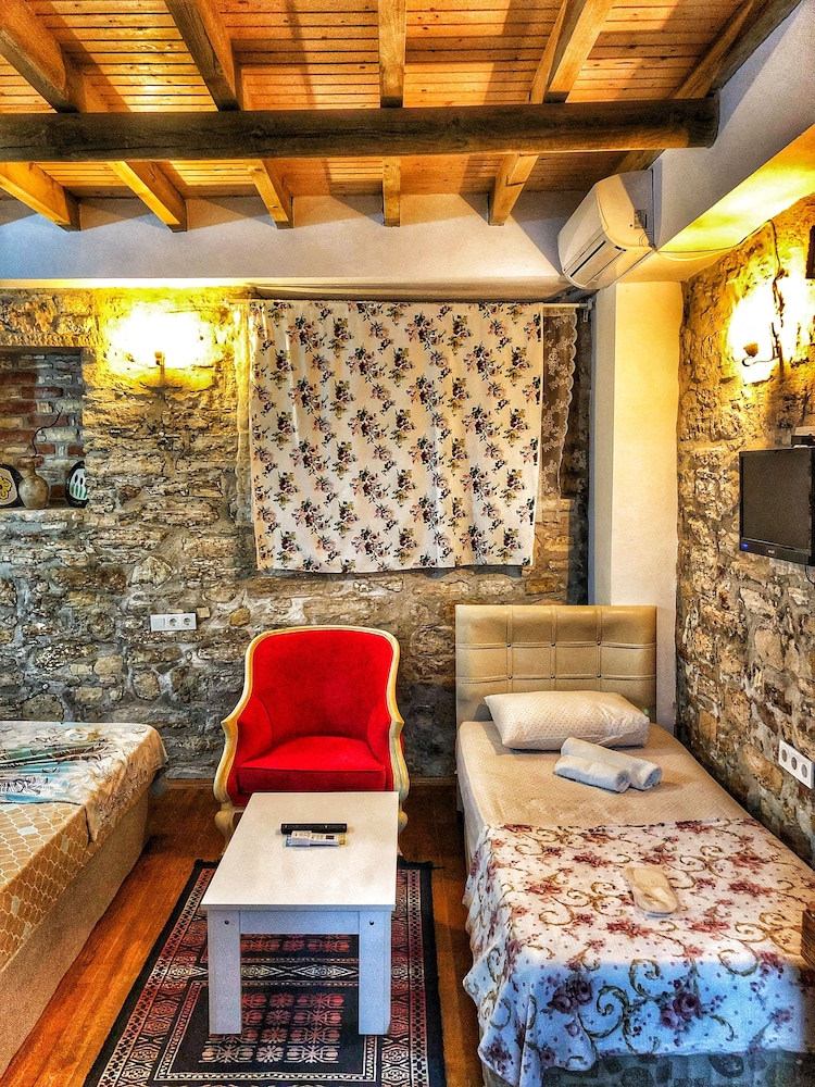 Parmis Boutique House 23/50