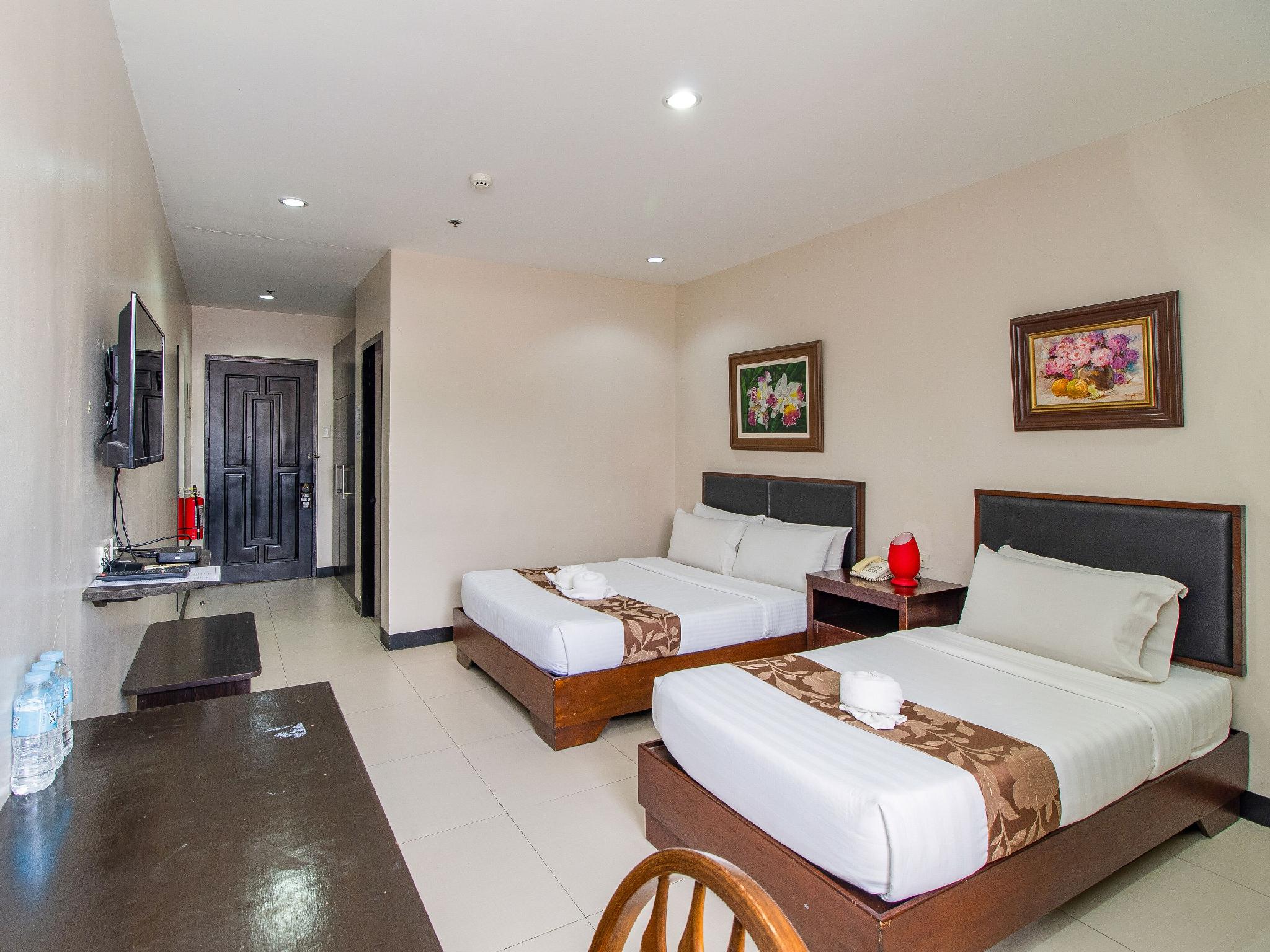 Semi Room, Family