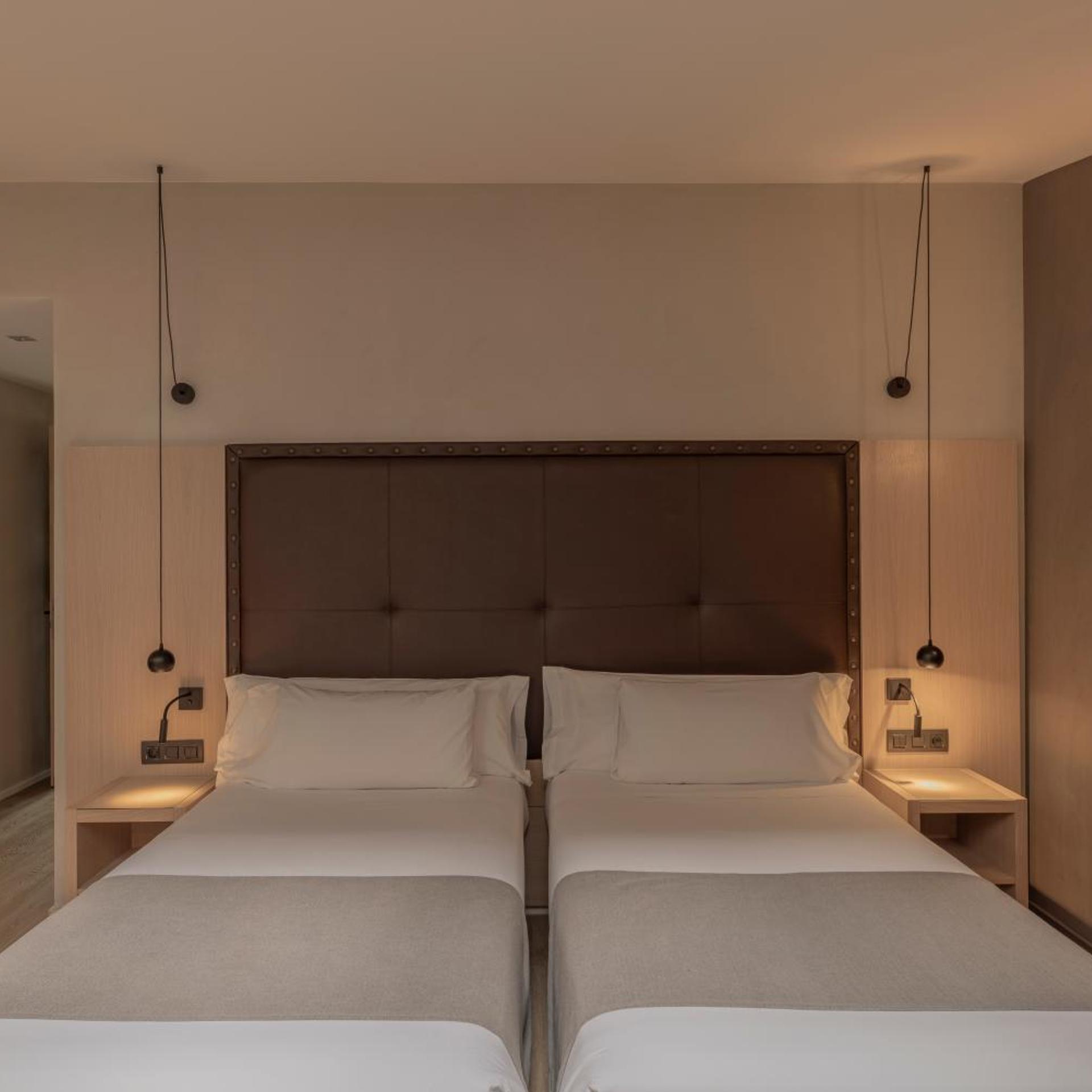 غرفة سوبيريور رباعية، Gran Hotel Barcino 4/9