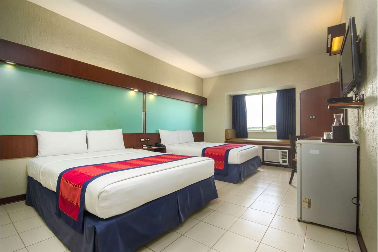 Microtel By Wyndham Eagle Ridge Cavite 2/6