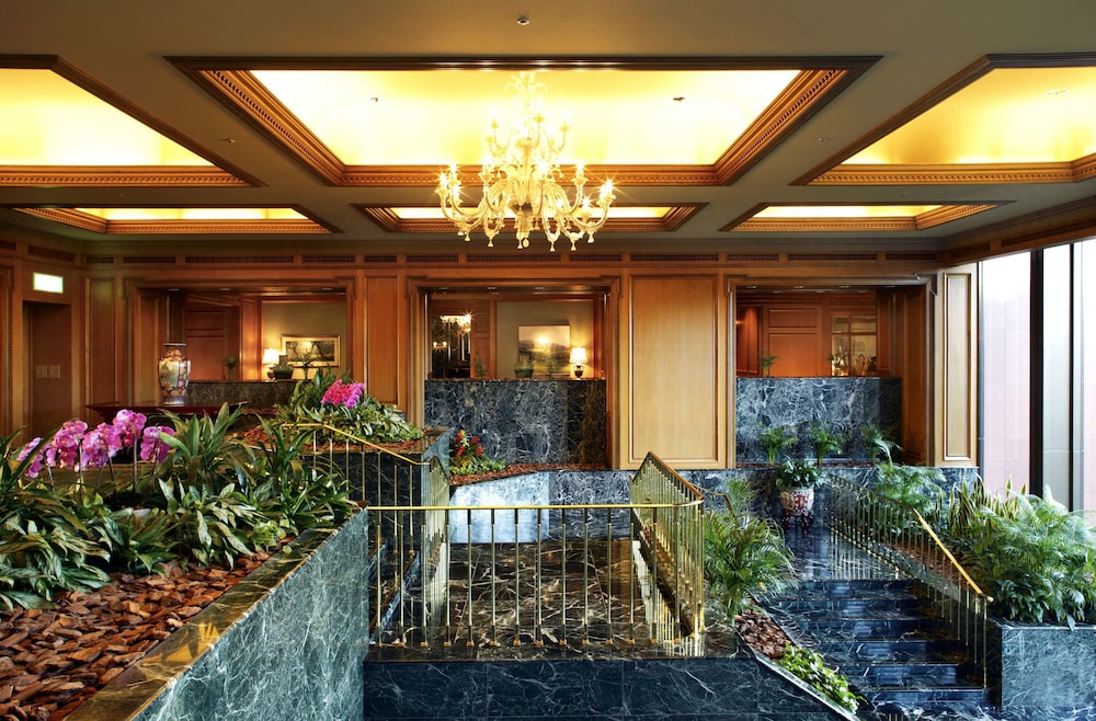 Hotel Chinzanso Tokyo 11/75