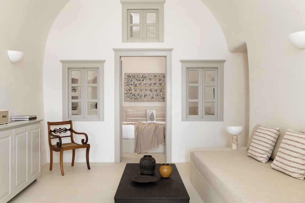 Armenaki Santorini 30/50