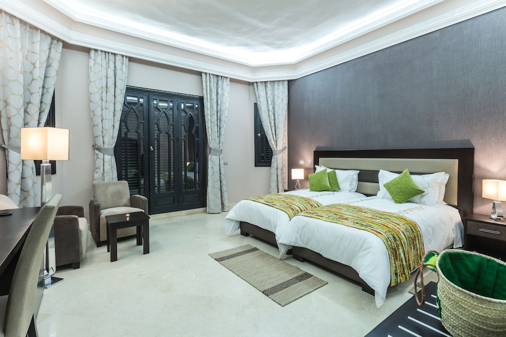 SUPERIOR, DOUBLE BED