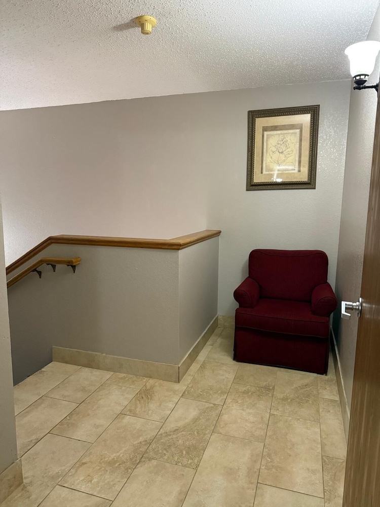Americas Best Value Inn and Suites-Cassville/Roaring River 32/42