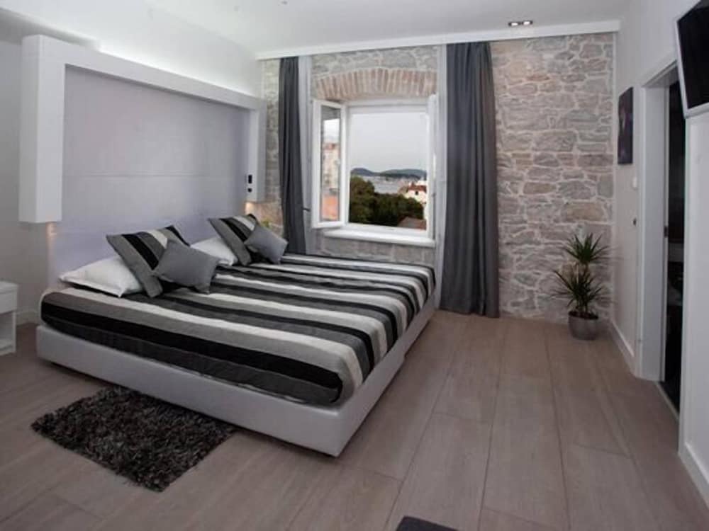 Icon Suites By Bhagini 21/50