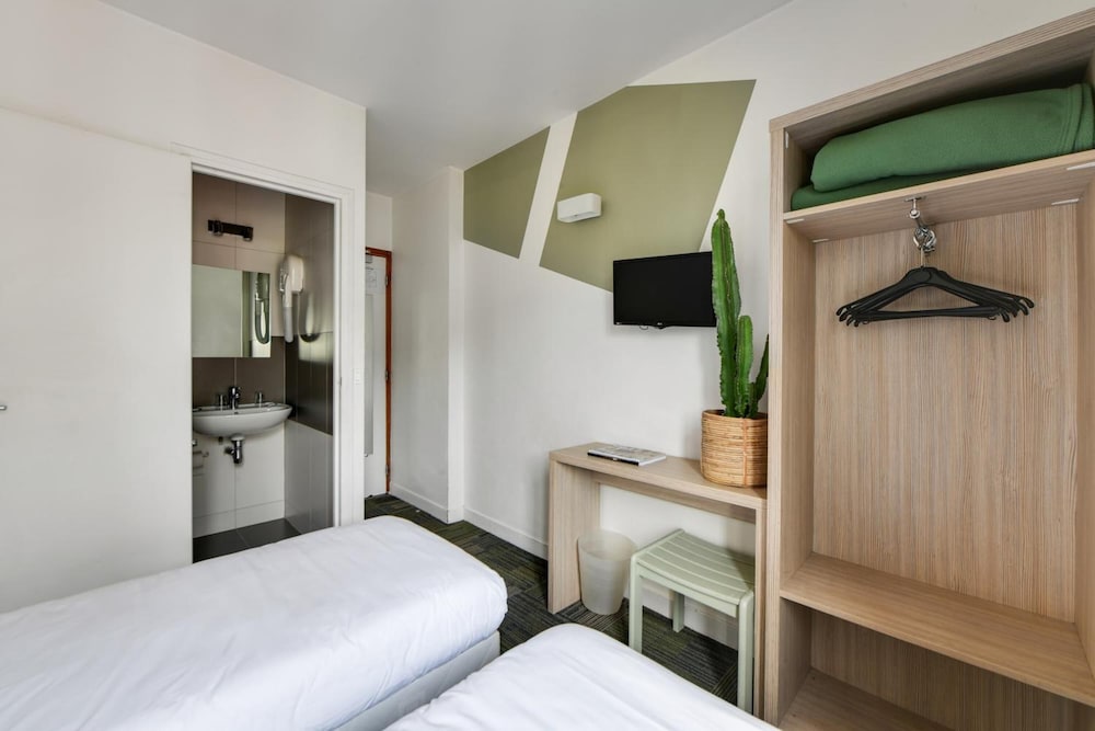 Louisa Hotel 10/50