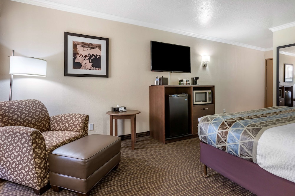 Best Western Airport Albuquerque Inn Suites Hotel & Suites 7/40