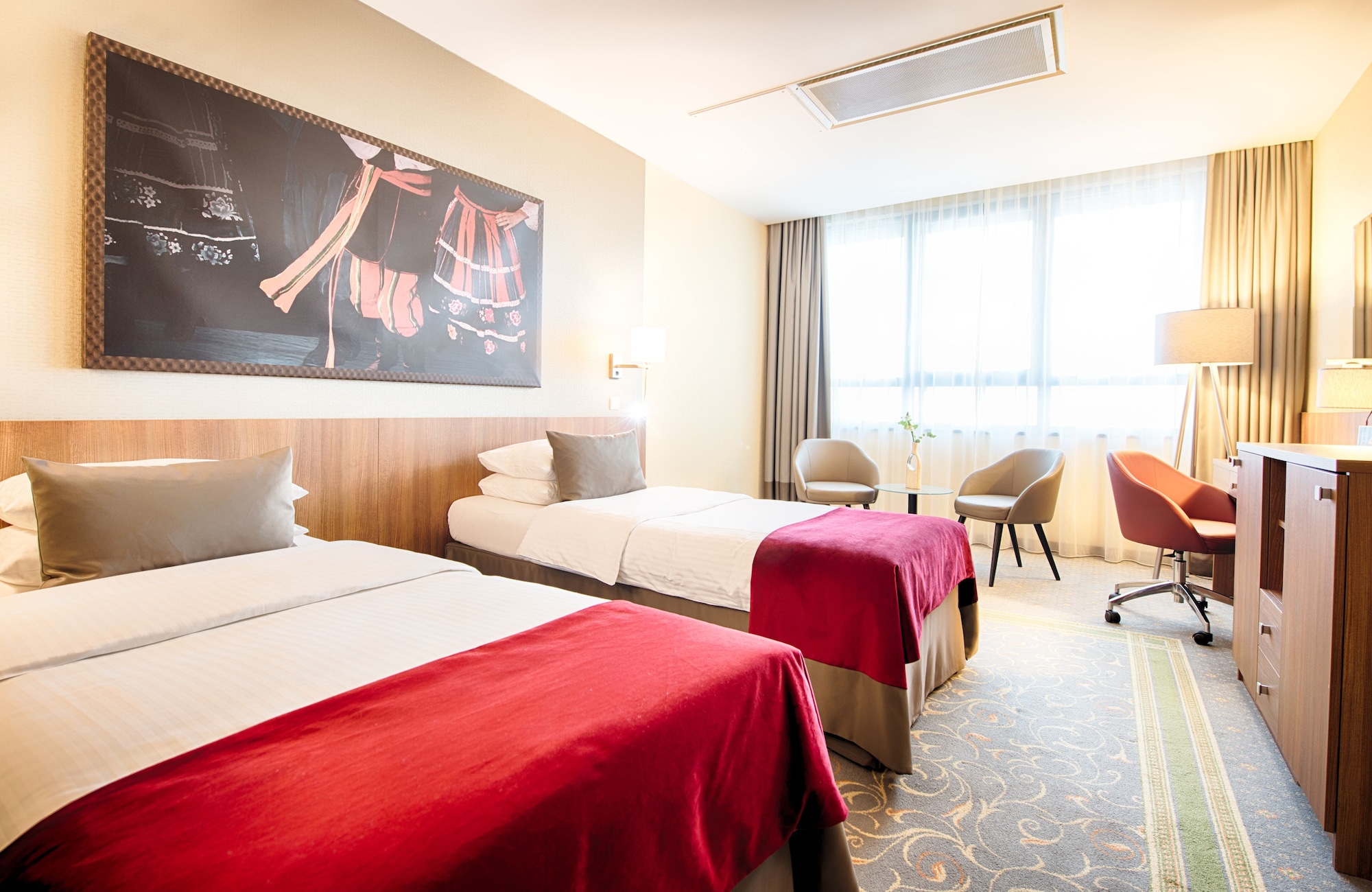 Deluxe, Queen Bed, Leonardo Royal Hotel Warsaw 2/10
