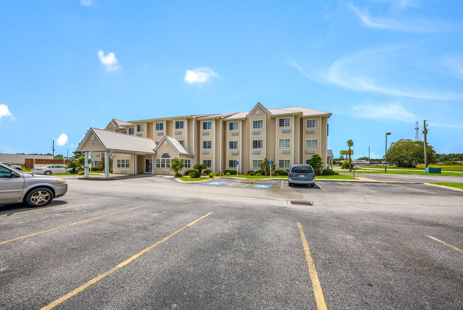 Golden Isles Inn & Suites Brunswick South 36/38