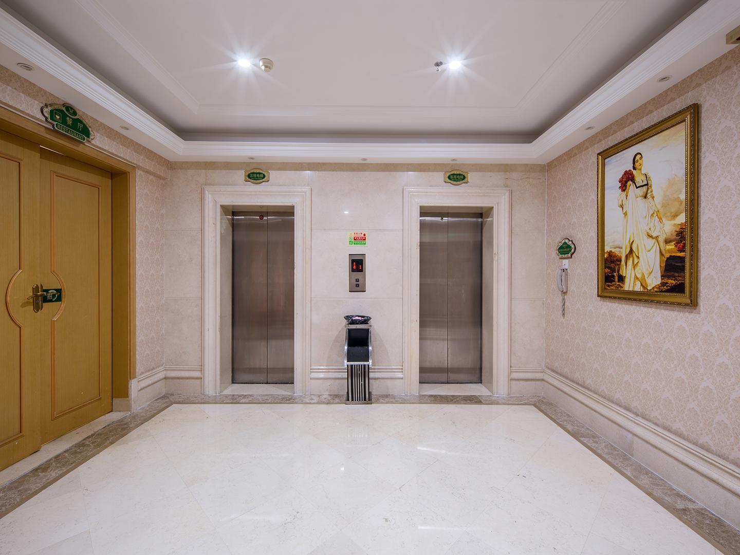 Vienne Hotel (Nanning Qingxiu Mountain)، نانينغ 15/33