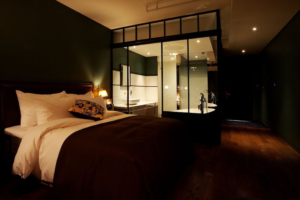 STANDARD, DOUBLE BED