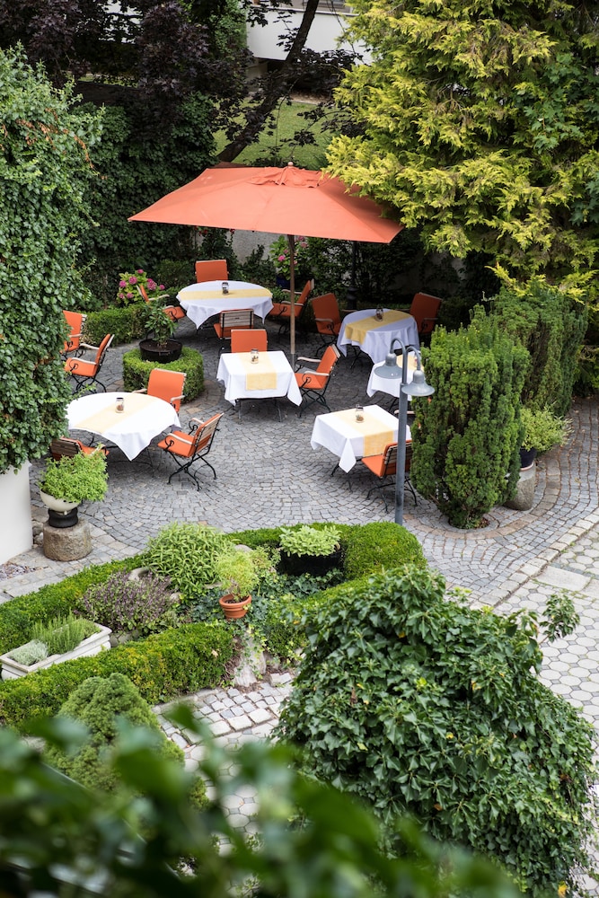 Romantik Hotel Furstenhof 44/50