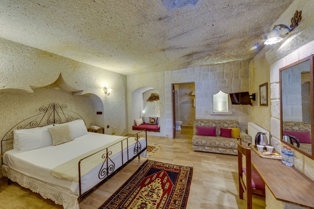 SUPERIOR, DOUBLE BED, GARDEN VIEW