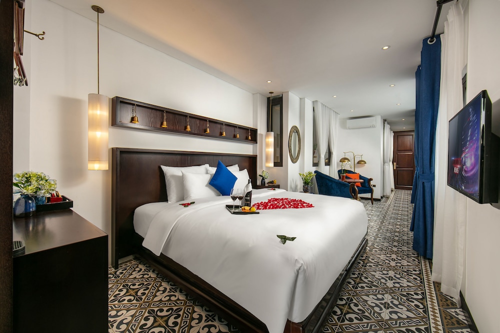 Carillon Boutique Hotel 11/30