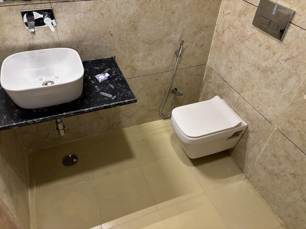 Hotel Maya International 49/50