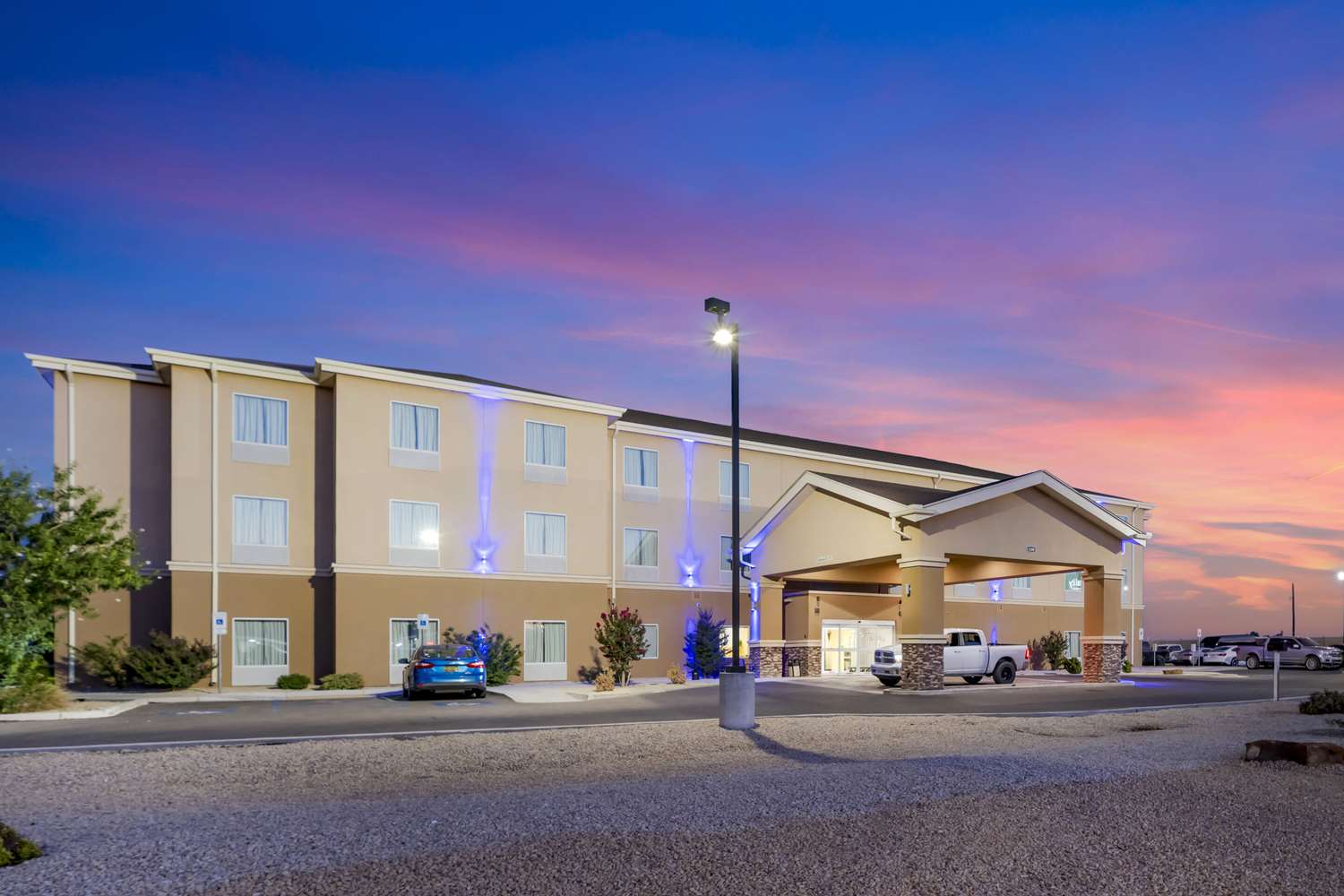 Quality Inn & Suites Carlsbad Caverns Area 6/44