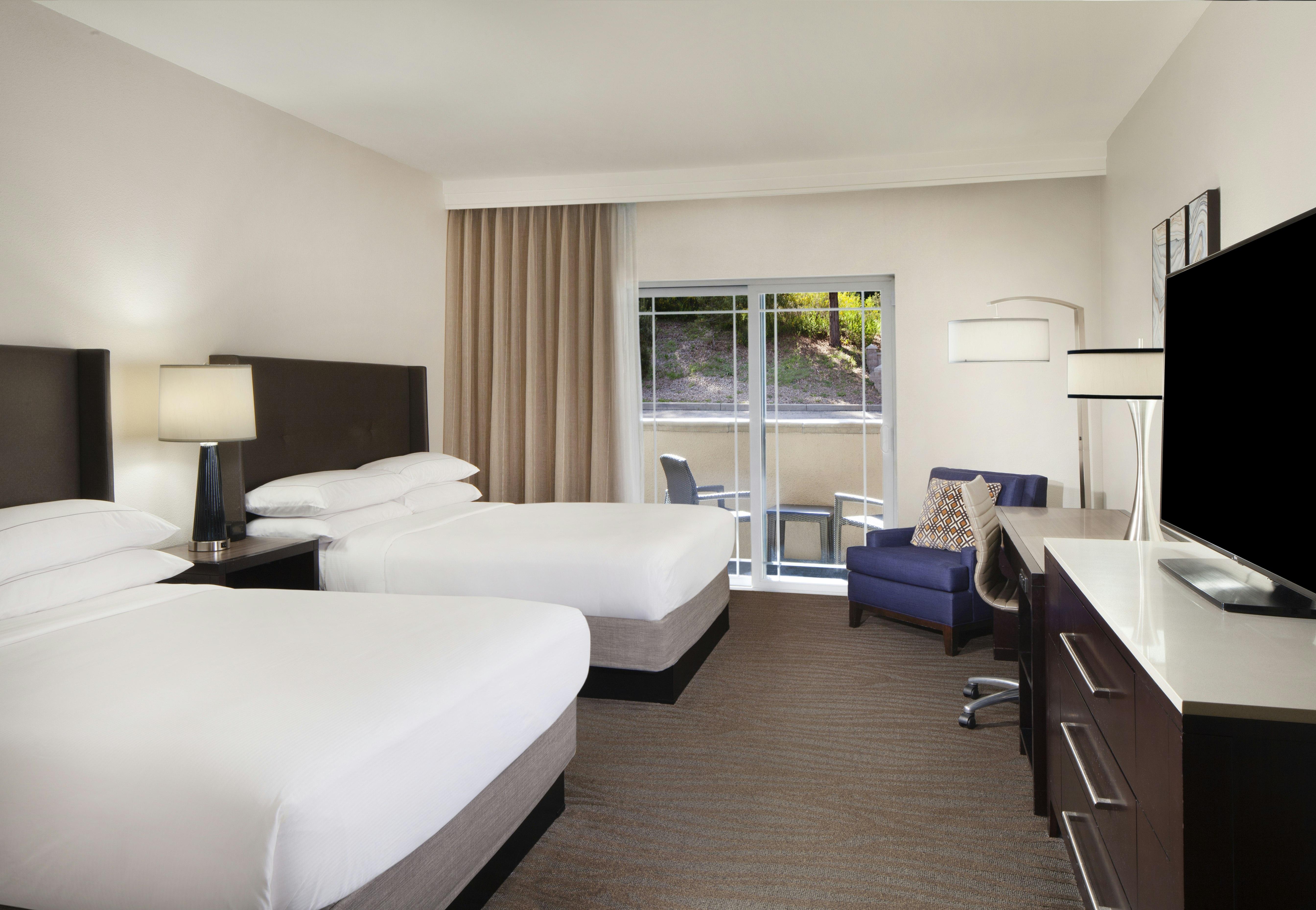 ROOM, 2 QUEEN BEDS, BALCONY OR PATIO