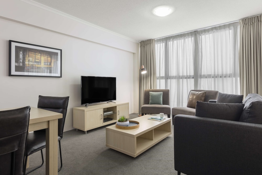 Oaks Brisbane River City Suites 36/72