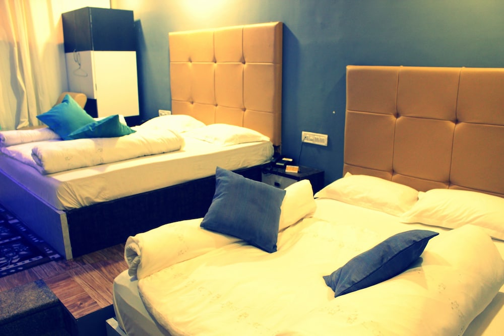 Hotel Toppers Corner Mount Abu 32/67