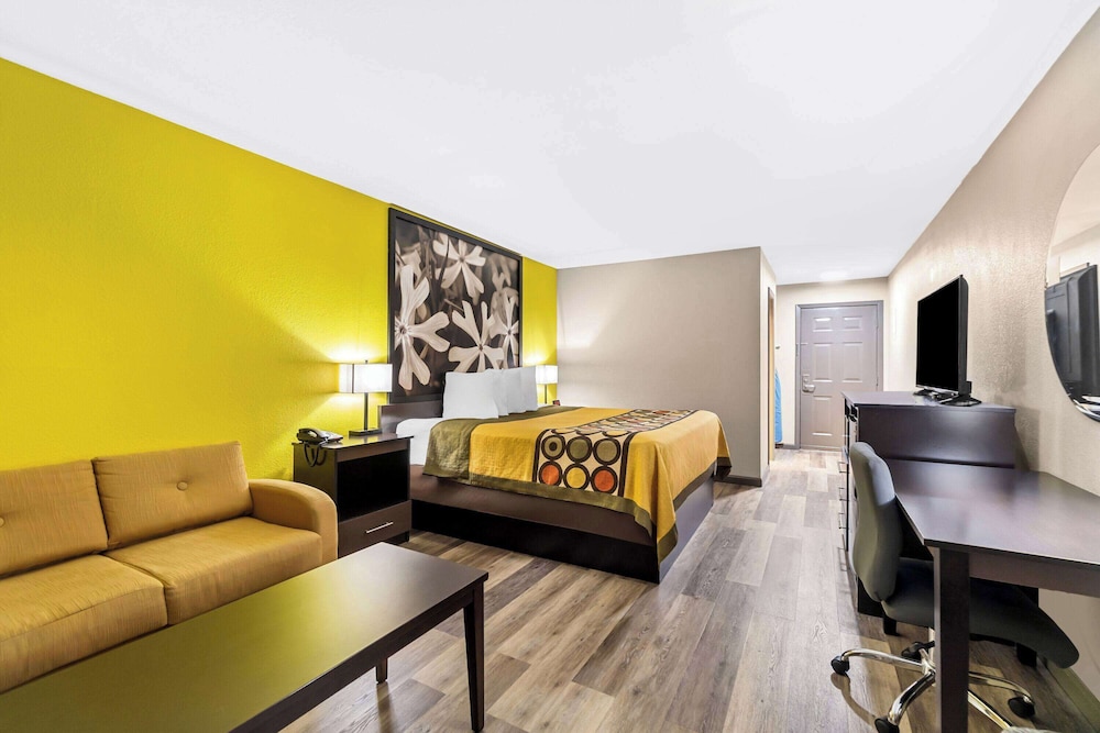 Super 8 by Wyndham Paragould 19/50