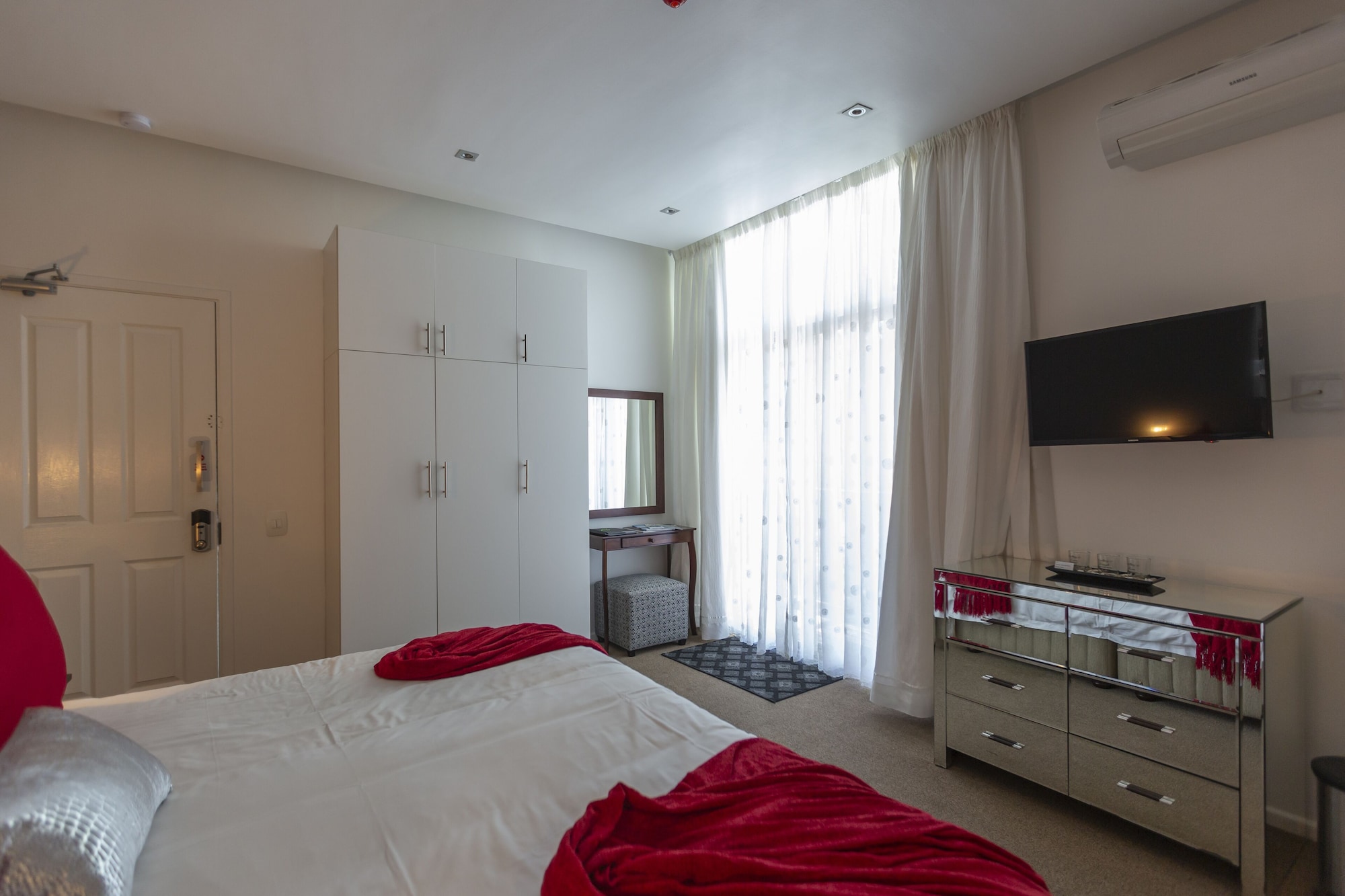 SUPERIOR, TWIN BEDS