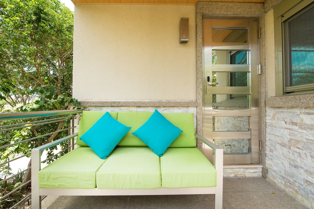 ONE ON MARLIN SPA RESORT 30/65