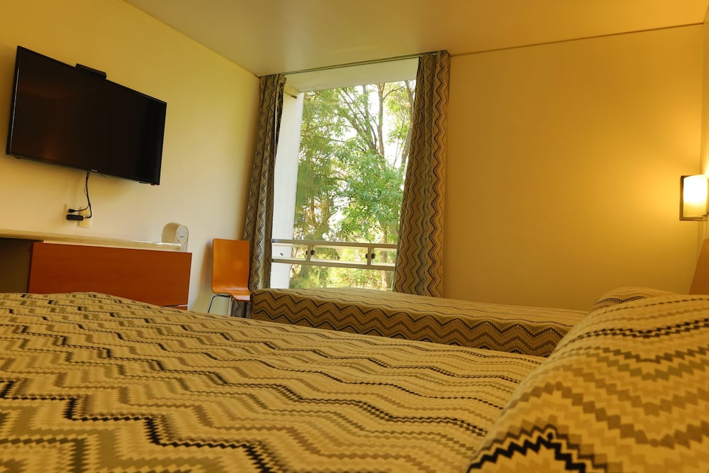 SPORT ARISTOS HOTEL BOUTIQUE 44/54