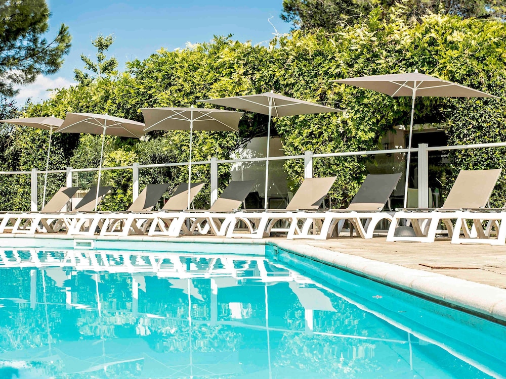 IBIS NIMES OUEST 5/67