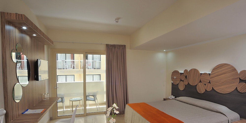 Nelia Beach Hotel & Spa 18/67