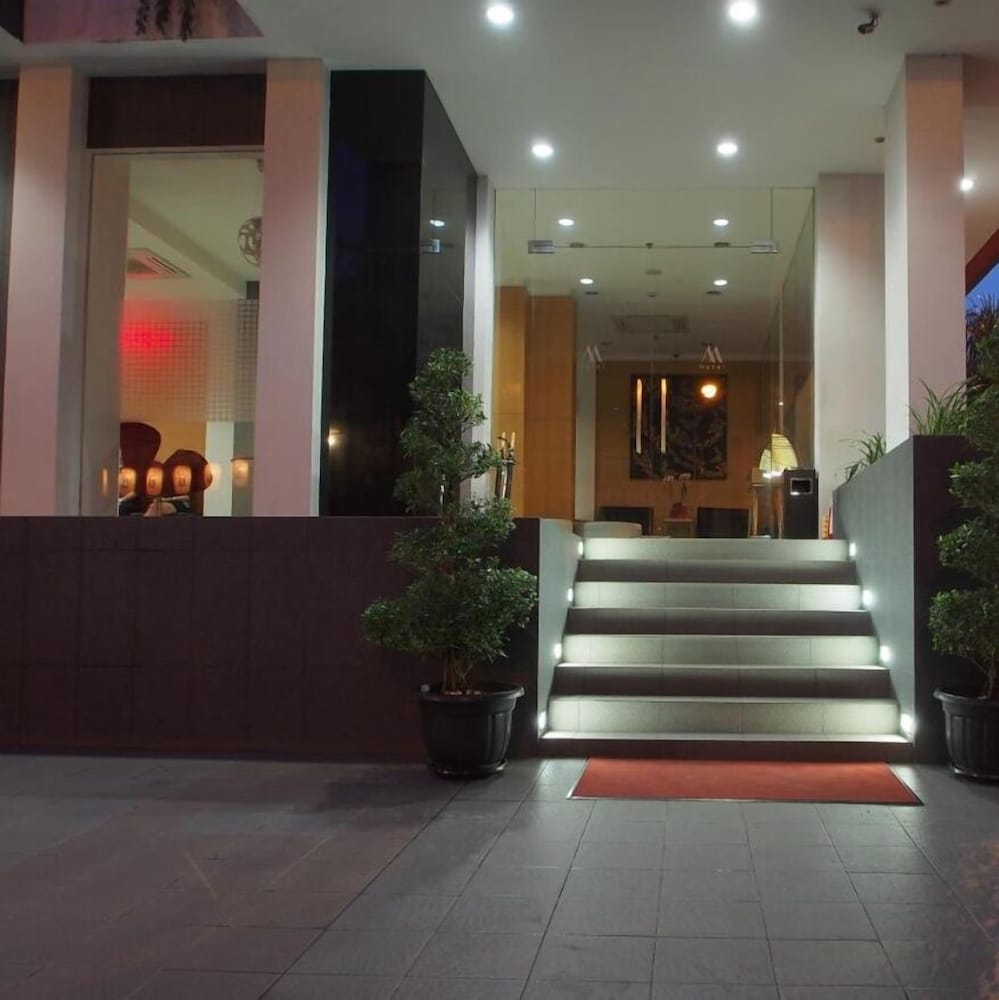 M Hotel Jakarta 14/67