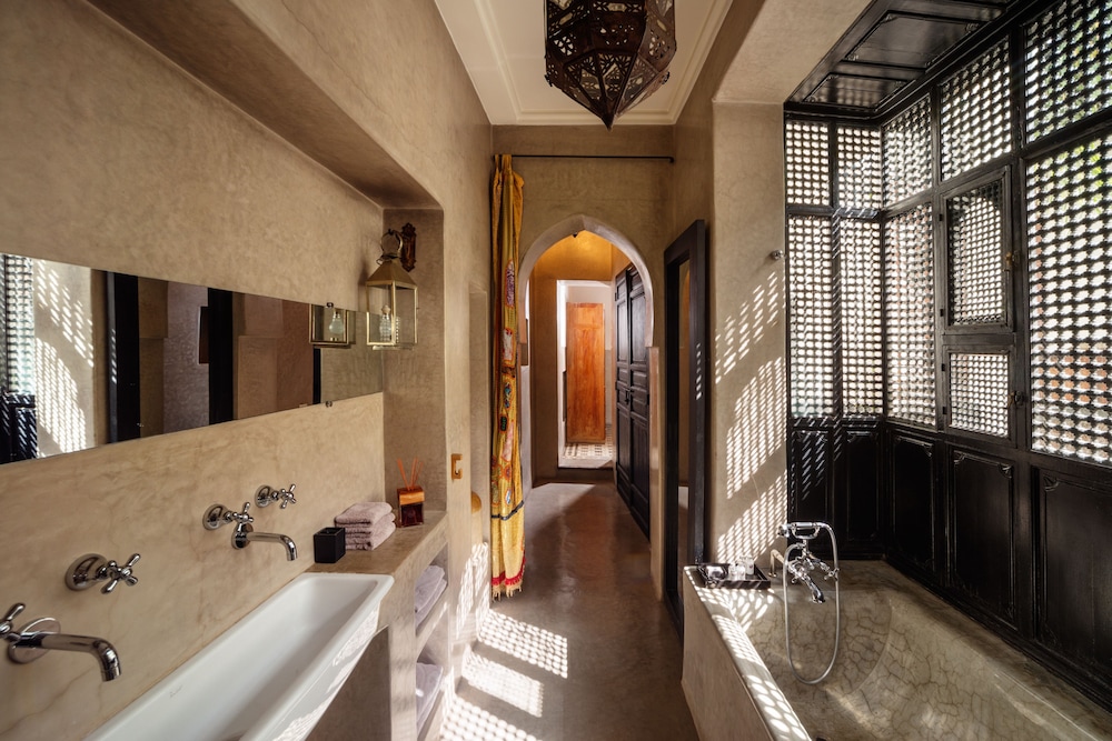 Riad 72 9/76