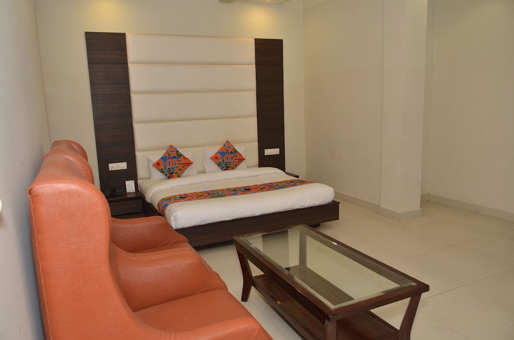 FabHotel KK Continental Albert Rd 36/42