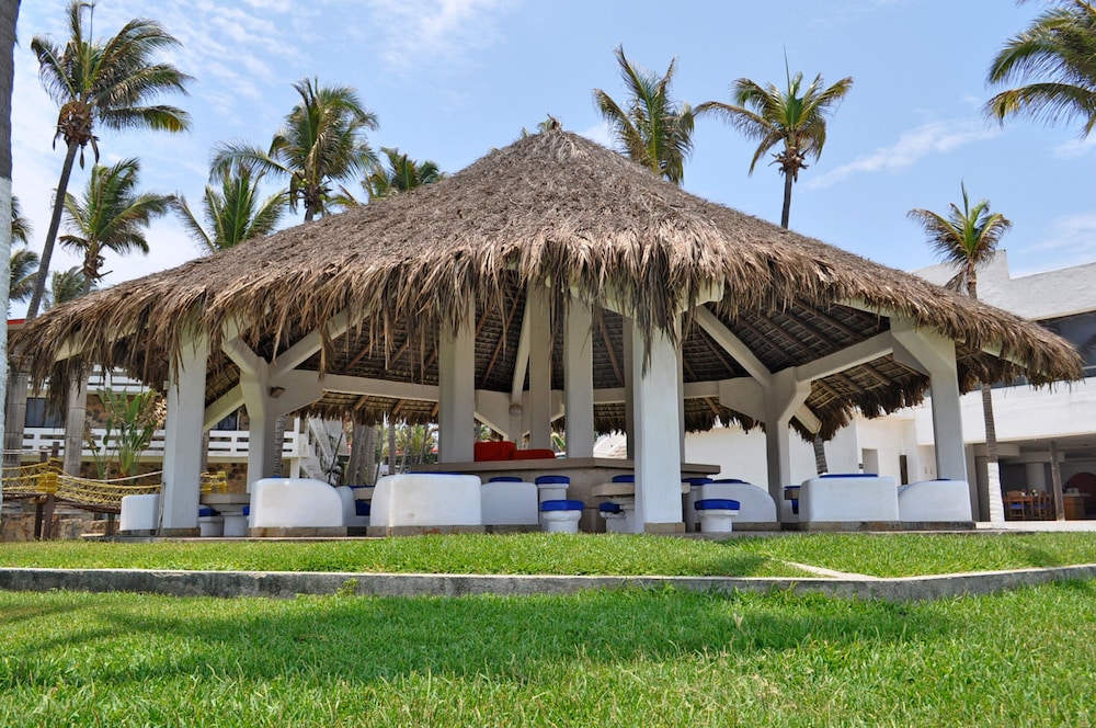Canadian Resorts Acapulco 26/34