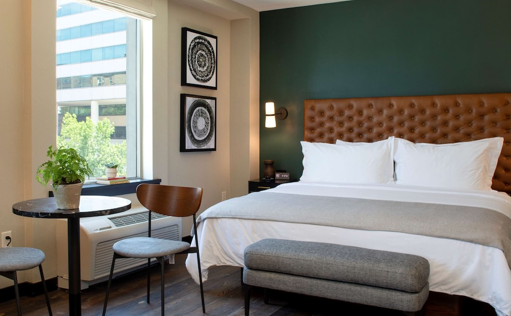 The Lloyd Stamford Tapestry Collection By Hilton 8/48