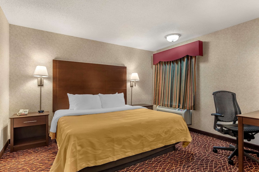 Quality Inn Marietta near Dobbins ARB 11/37
