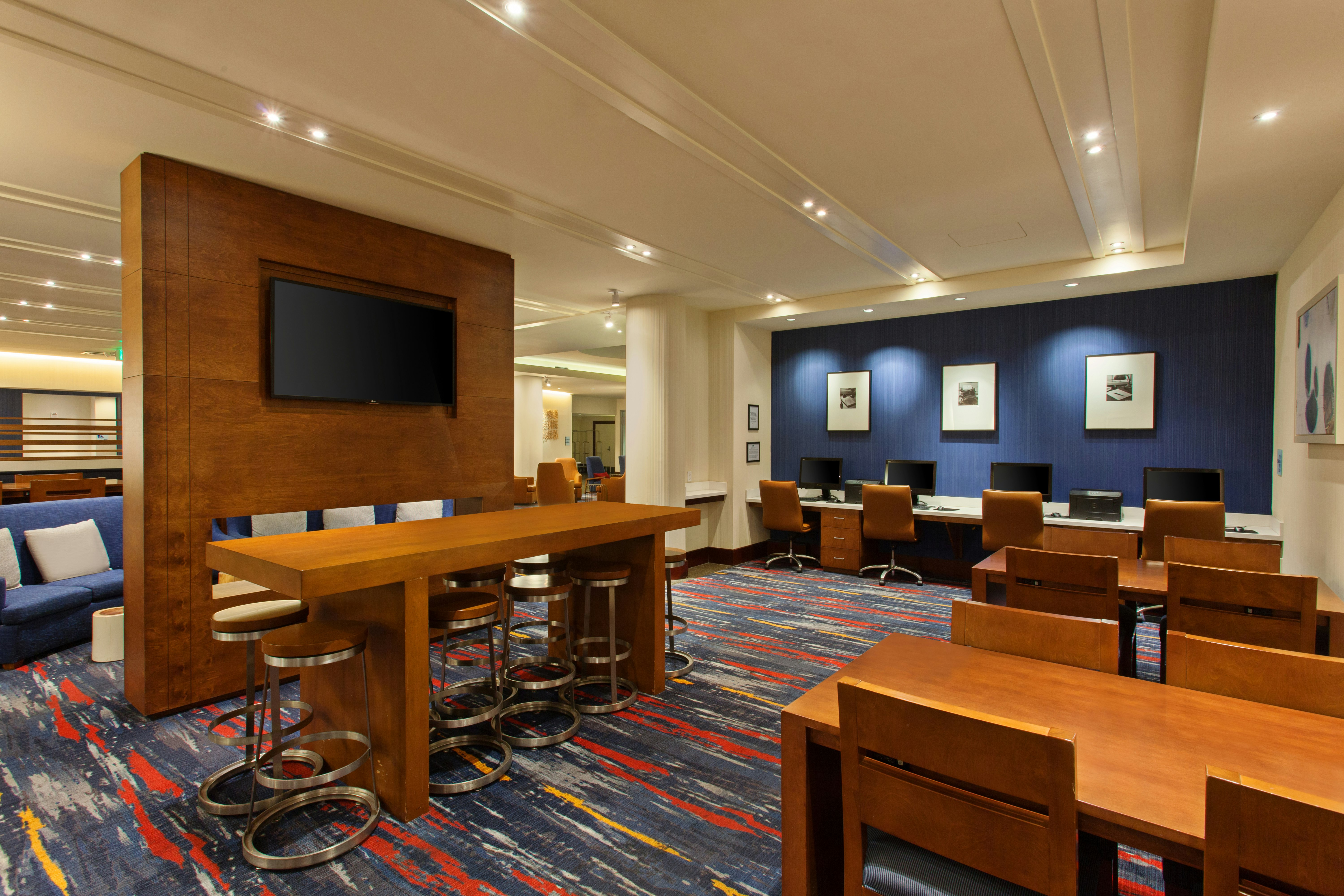 Holiday Inn Express and Suites Fishermans Wharf 49/59