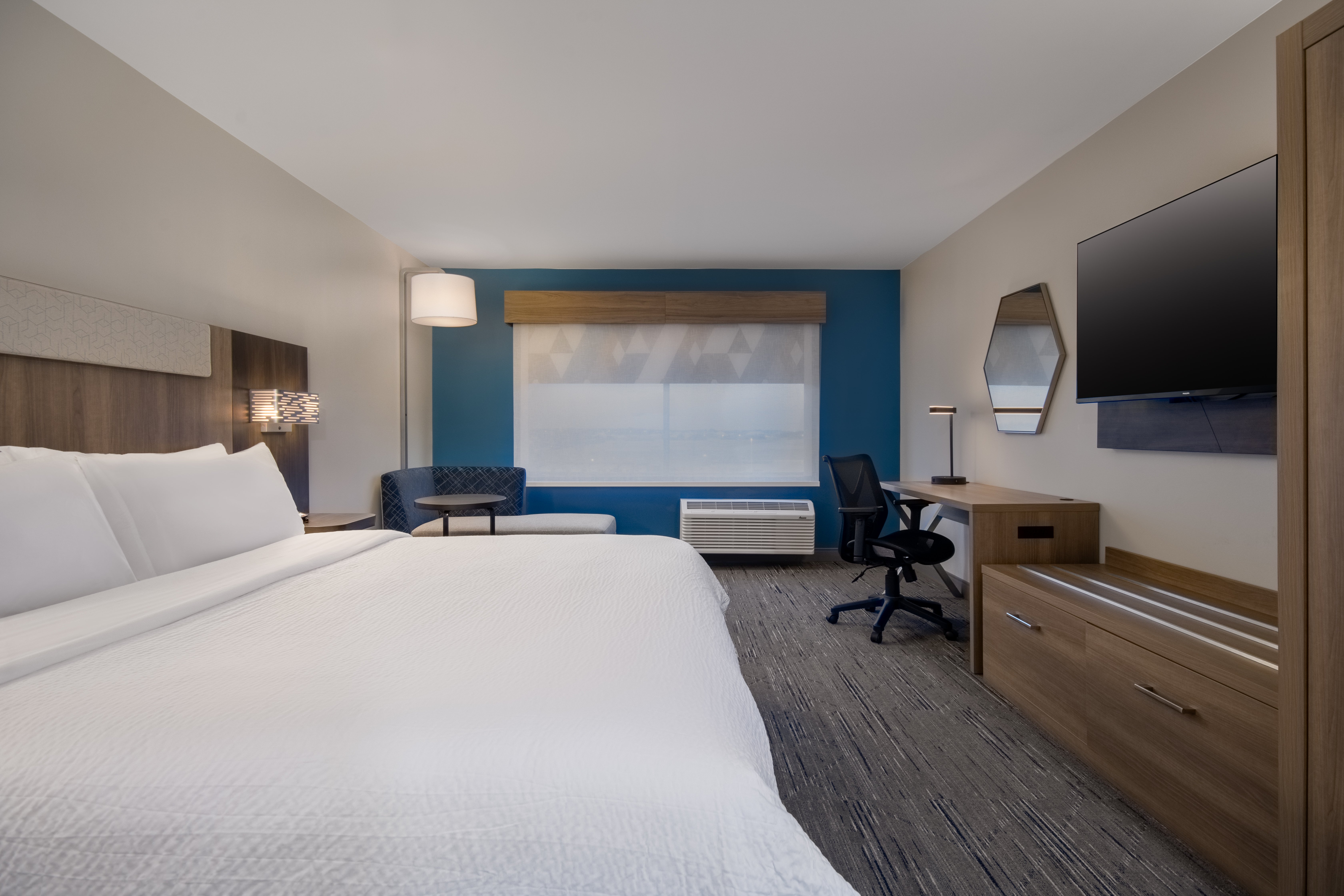 Holiday Inn Express & Suites Muskegon - Grand Haven, an IHG Hotel 11/32