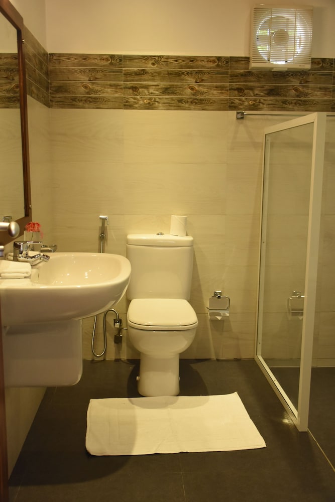 Hotel Freedom Village 20/20