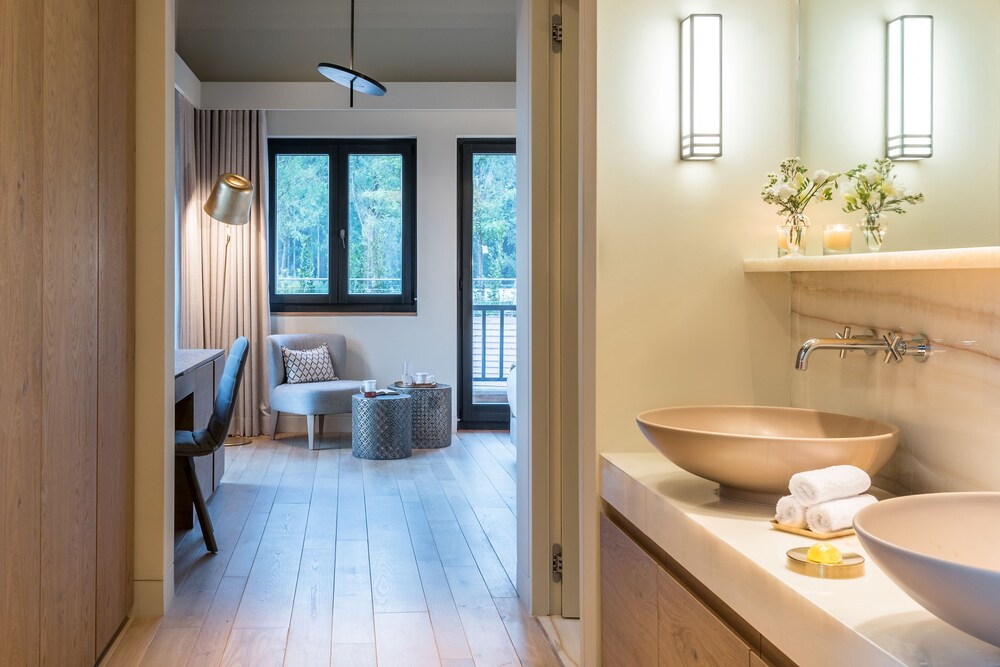Euphoria Retreat 1/84