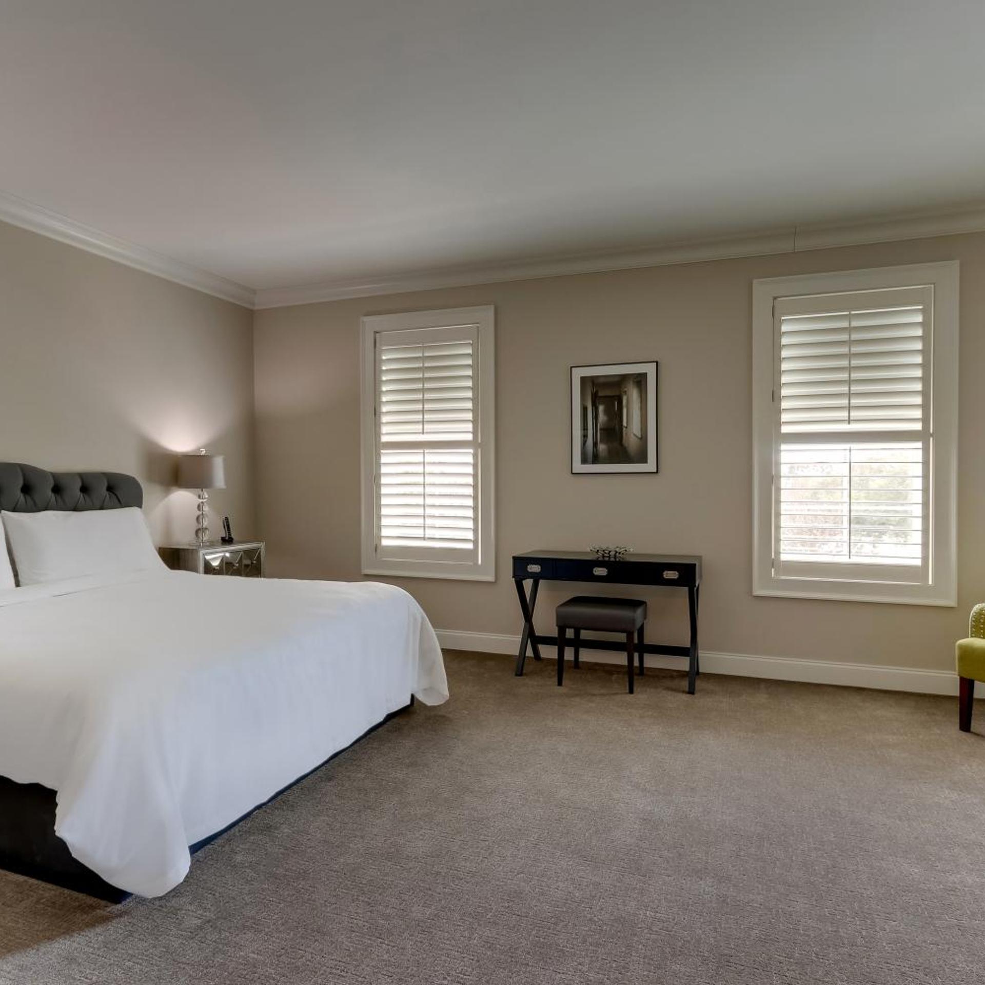 Executive, Suite