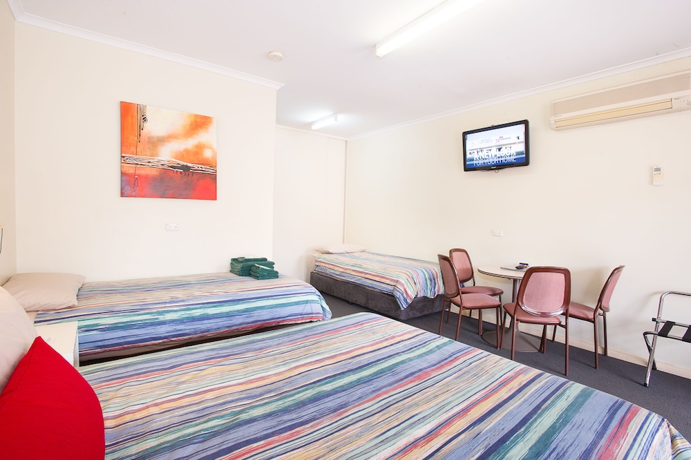 Standpipe Golf Motor Inn 24/48
