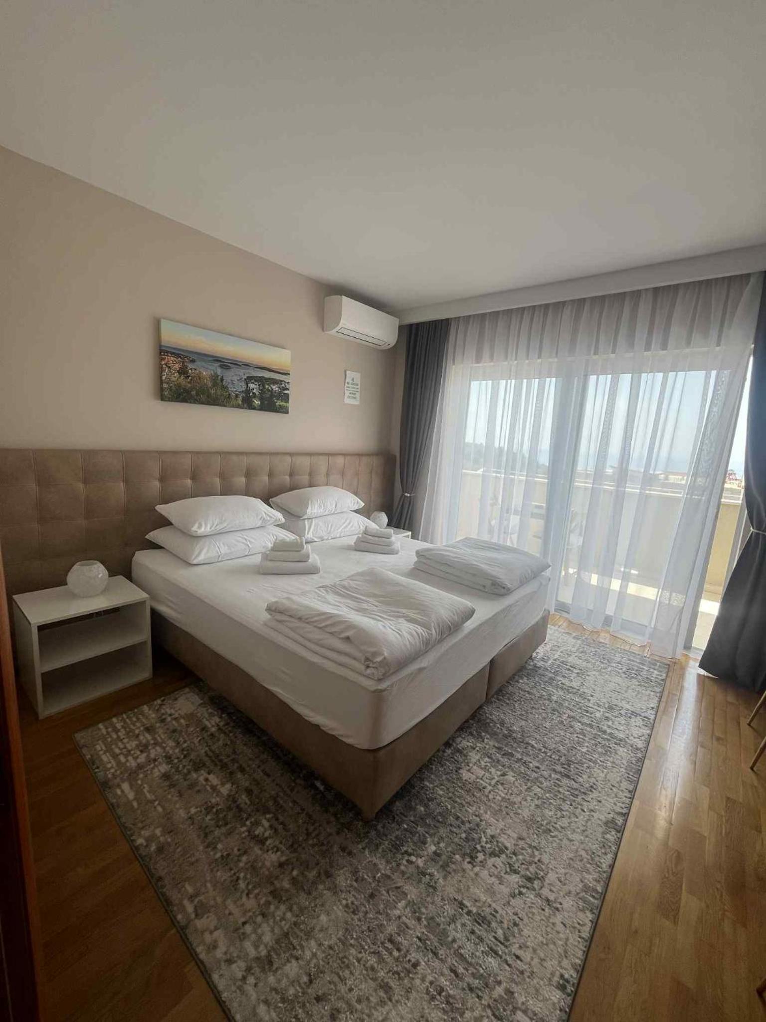 Room, Double or Twin Bed, Side Sea View