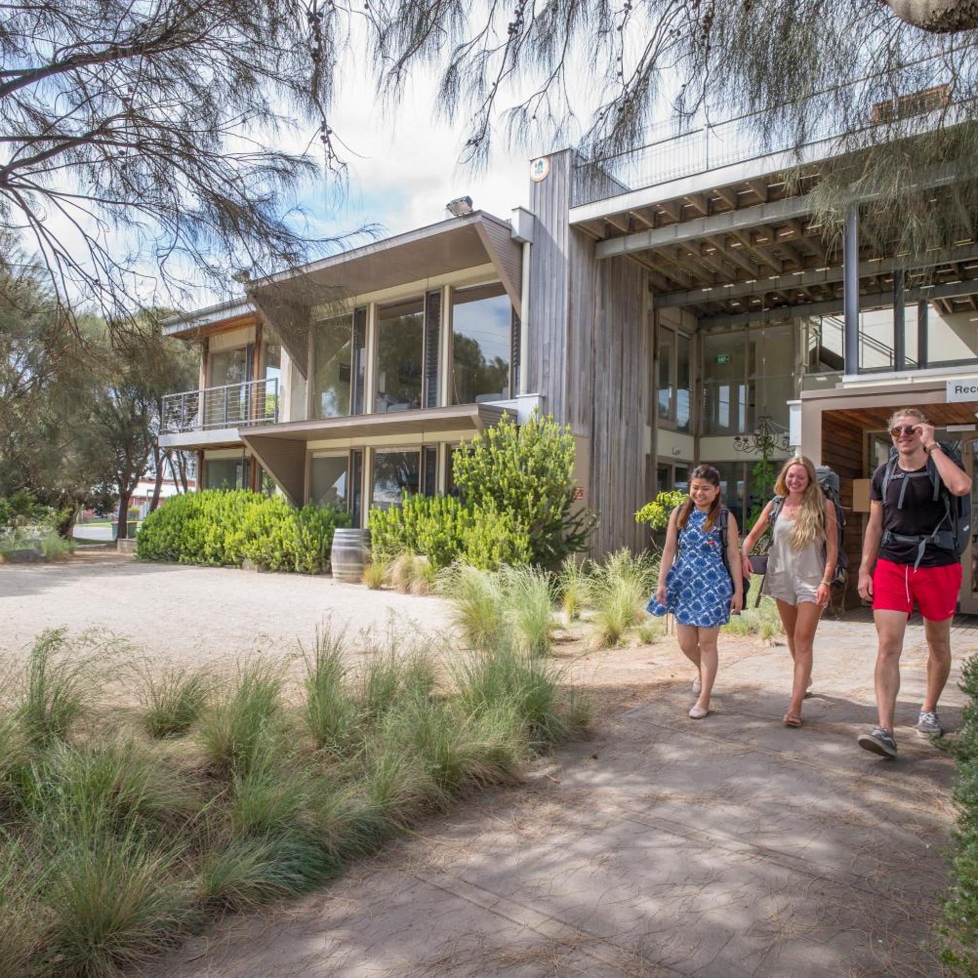 YHA Apollo Bay Eco 7/59
